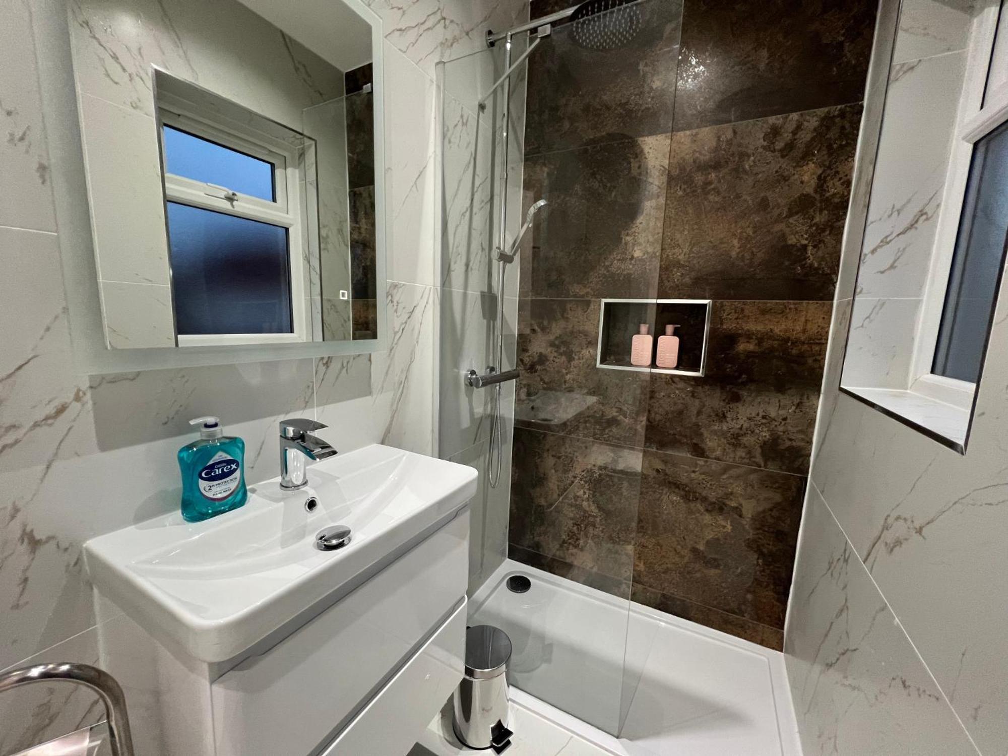 Luxurious London Studios Harrow Extérieur photo